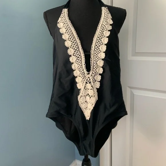 KONA SOL gorgeous one piece bathing suit S crochet - Picture 8 of 9